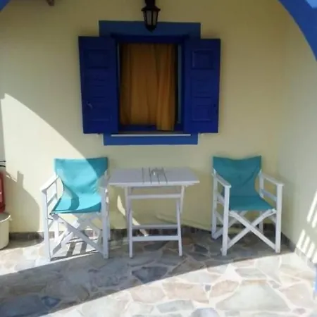 Darzenta Athina Apartment Perivolos (Santorini)